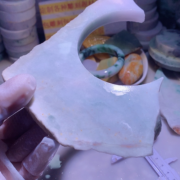 翡翠未镶嵌颈饰边角料