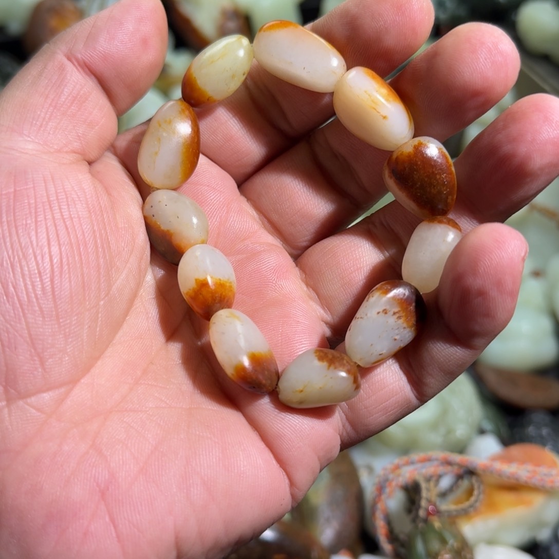 和田玉颈饰未镶嵌