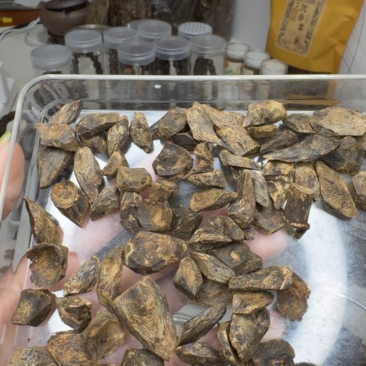 ****熊白棋熏香料树丁碎料24克