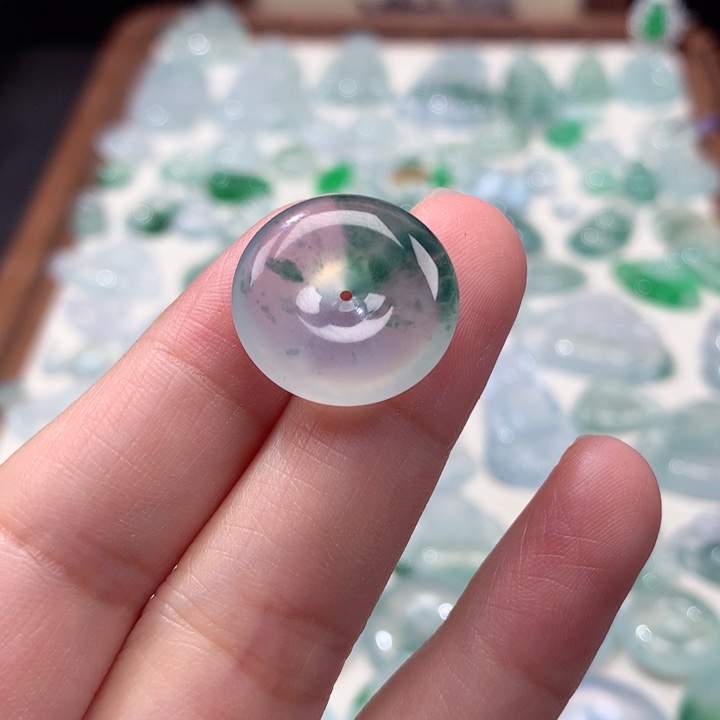 翡翠未镶嵌颈饰冰种飘花平安扣