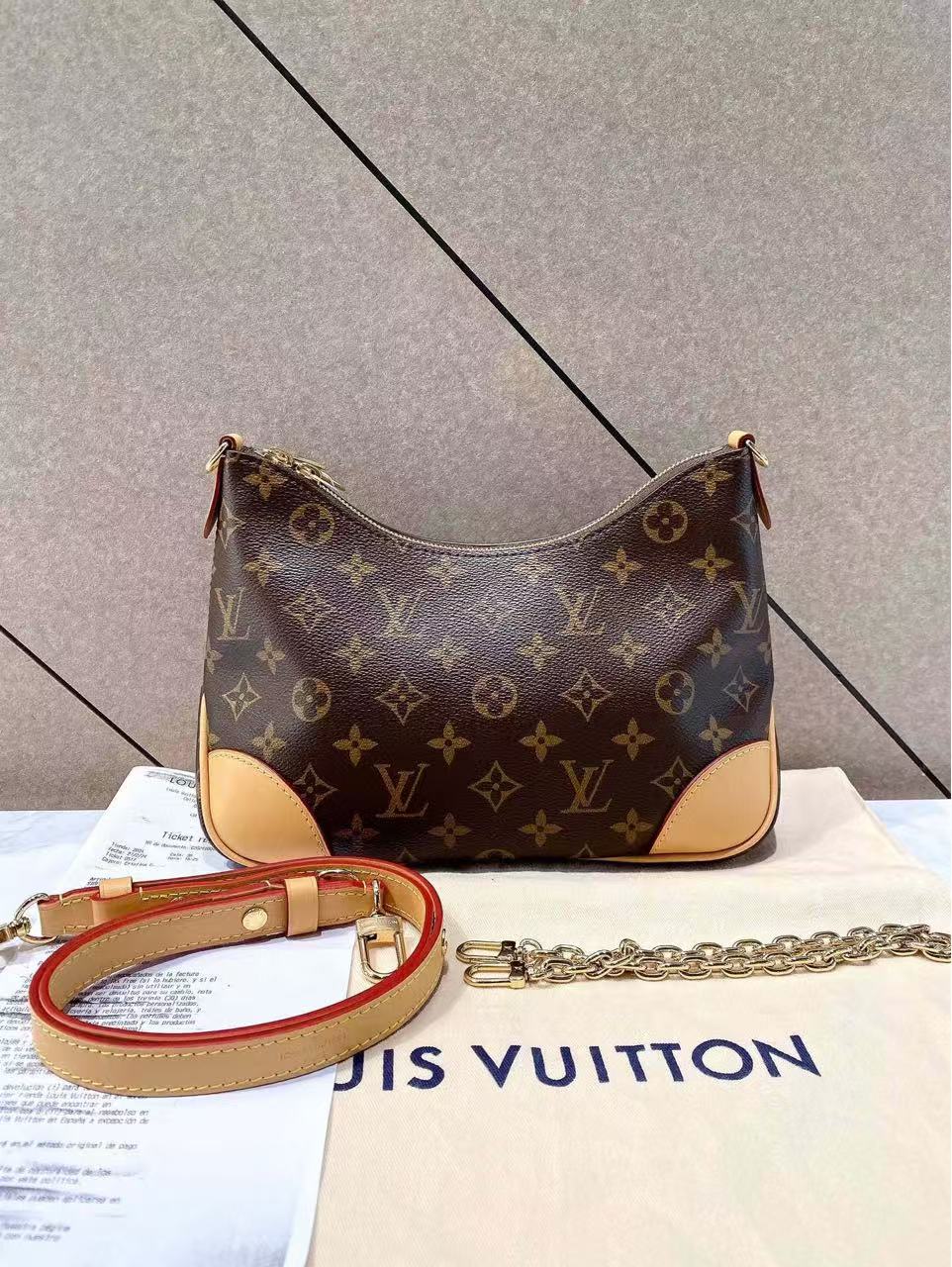 全新未使用 LV 帝爵奢品/99新/LV/黄牛角芯片款单肩包