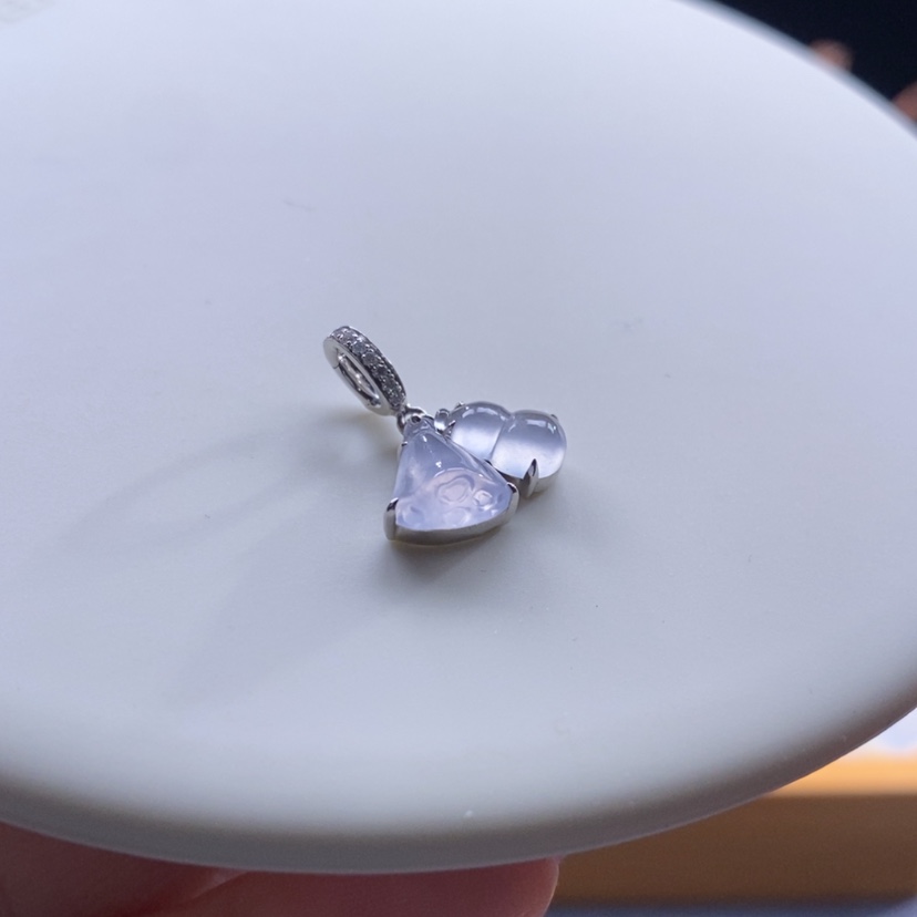 【闪购商品】翡翠吊坠(不含链)18K金镶嵌翡翠冰葫芦、莲蓬吊坠