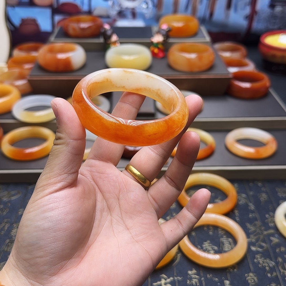 小***芽石英质玉（黄龙玉）未镶嵌手镯