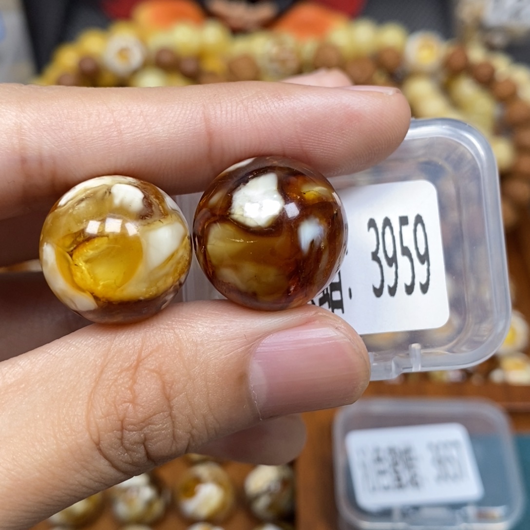 蜜蜡未镶嵌珠宝奇石3959