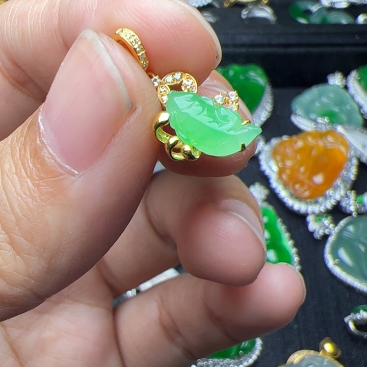 翡翠18K金镶嵌吊坠(不含链)