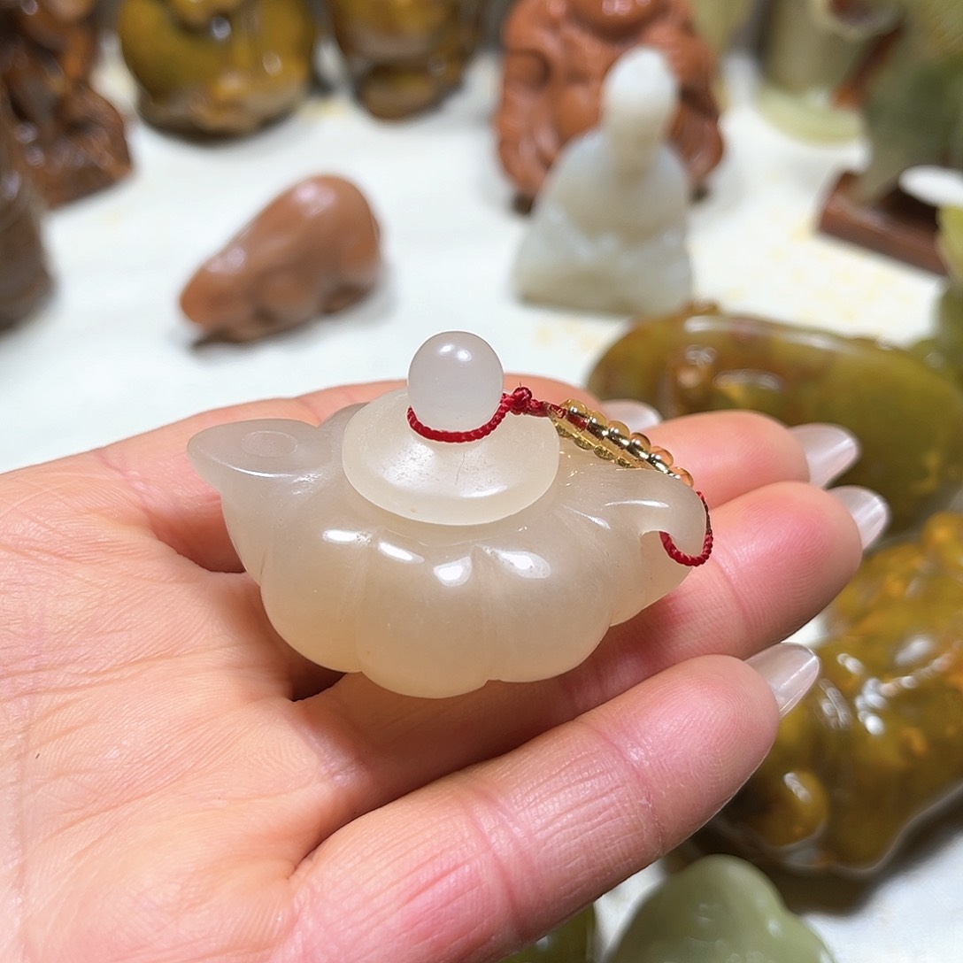 白玉菩提吊坠白玉菩提吊坠