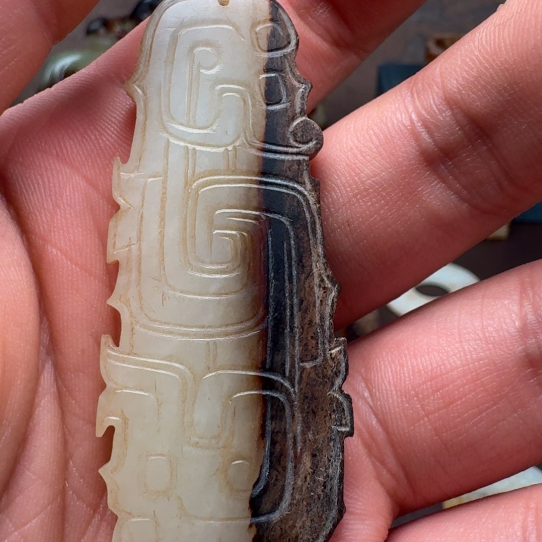 和田玉（糖玉）未镶嵌车挂云**后