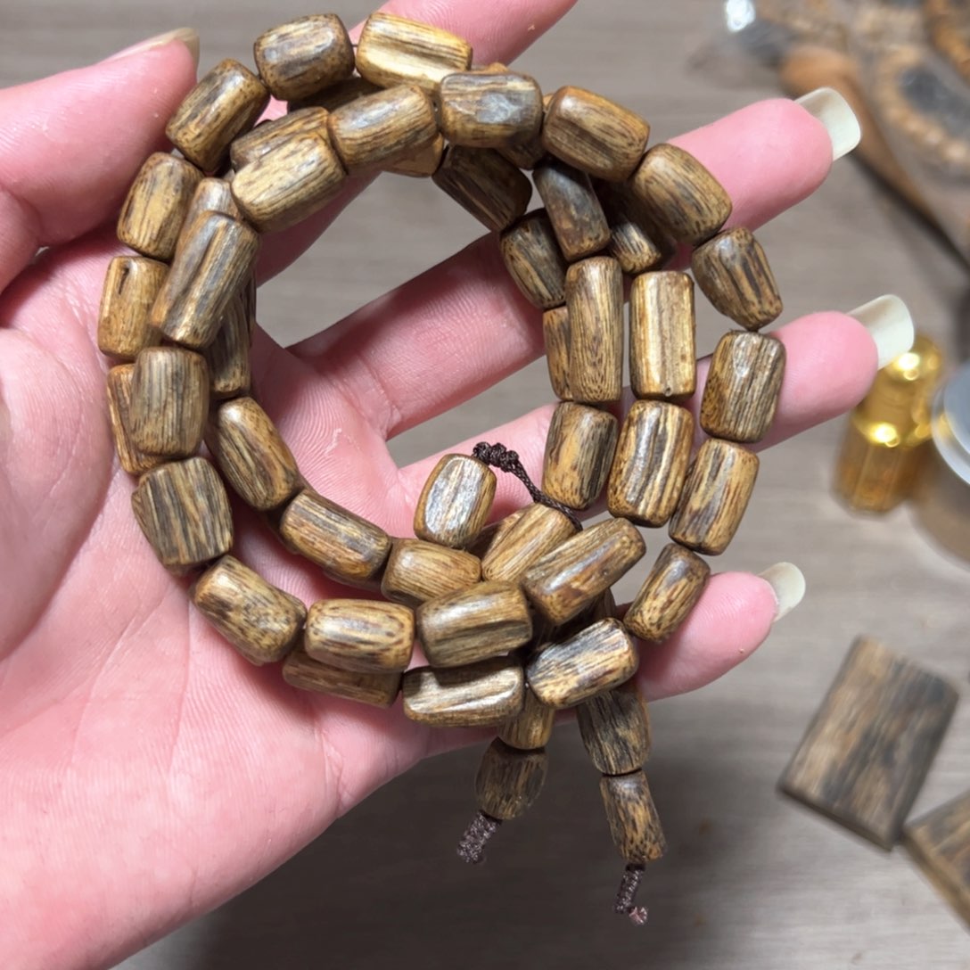 沉香木手串白棋桶珠多圈29.1克