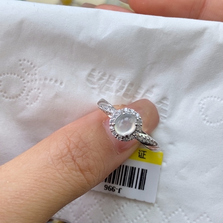 瞅***呢翡翠银S925镶嵌戒指蛋面