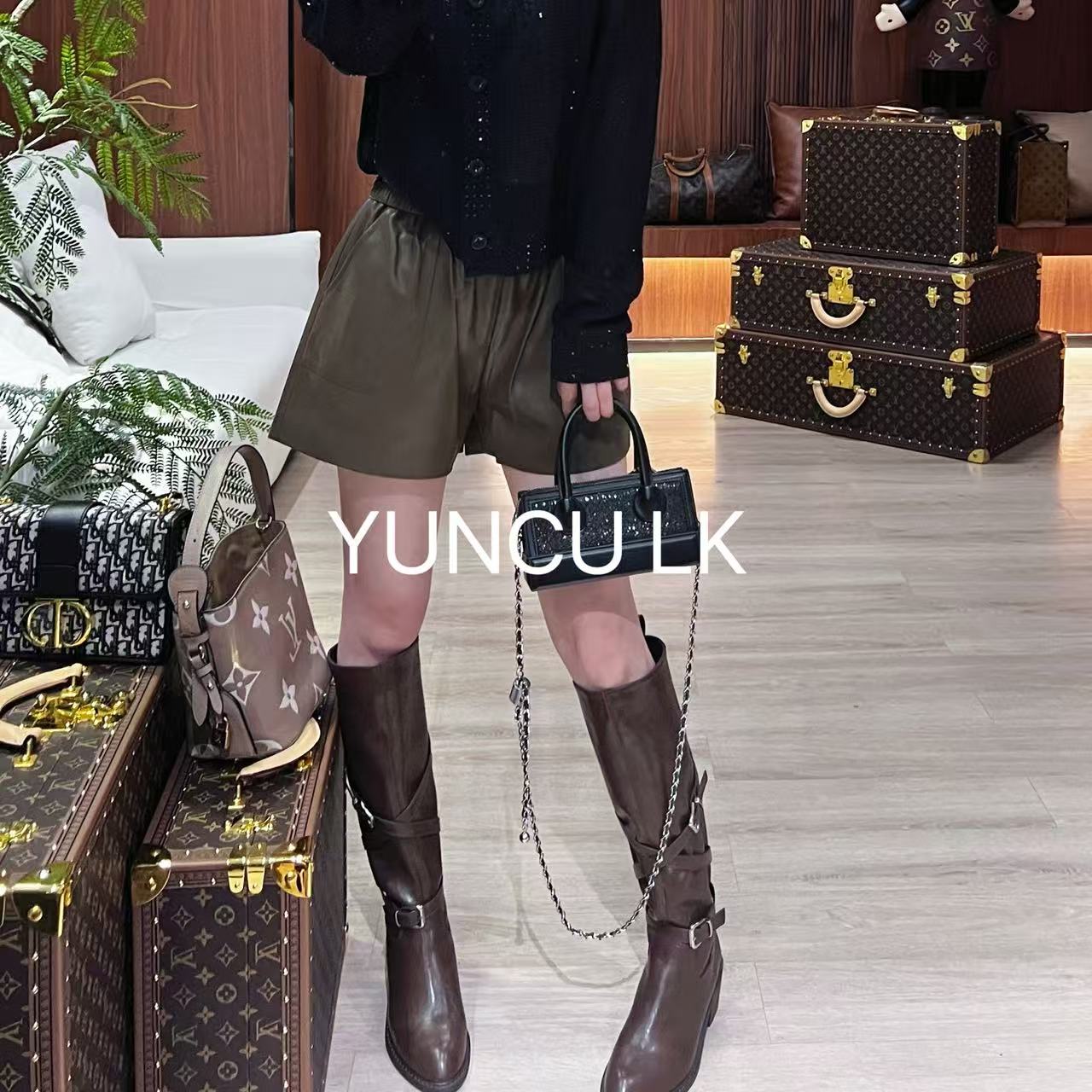 25ss允初秋冬新 百搭松紧腰皮短裤小个子女YUCNU-9125