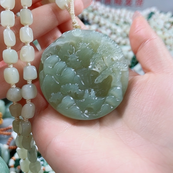 和田玉未镶嵌颈饰