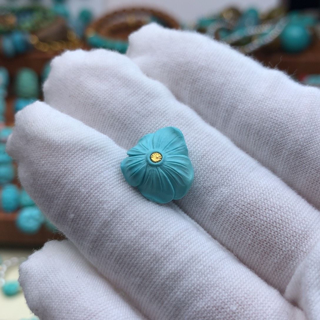 绿松石未镶嵌颈饰