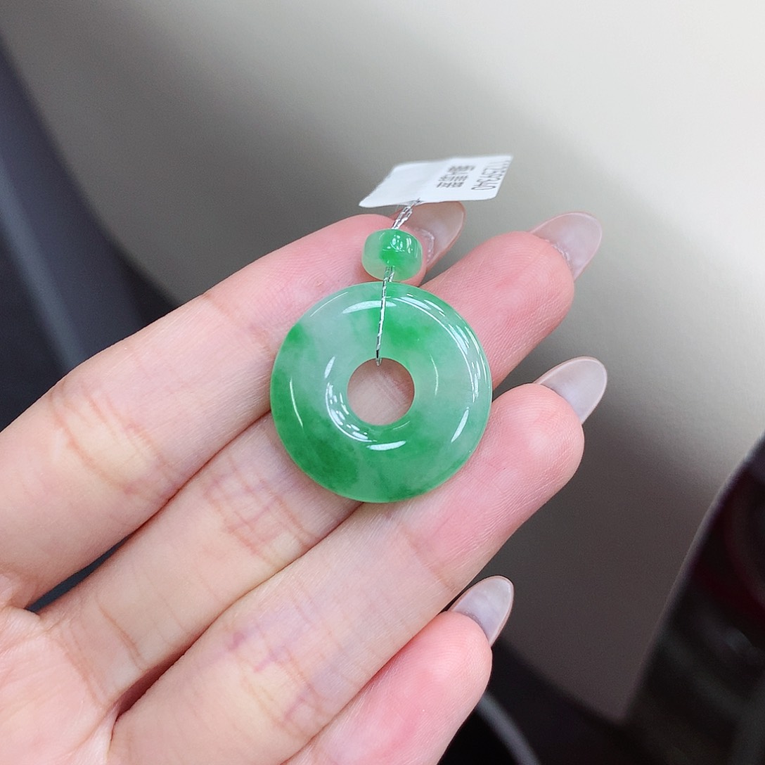 翡翠戒指未镶嵌甜甜圈