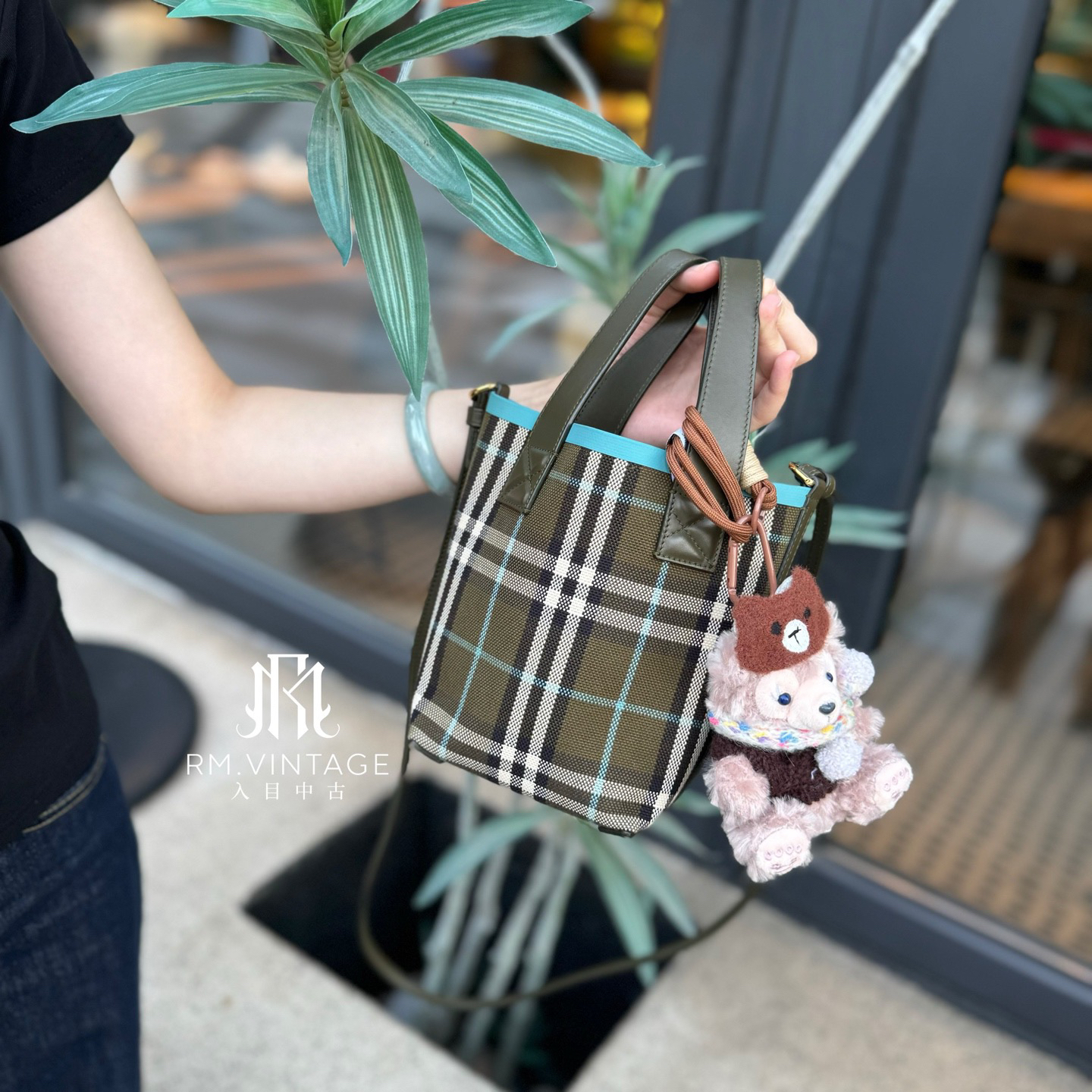 95新 BURBERRY/博柏利 入目 新款闲置格纹菜篮子单肩包 27258