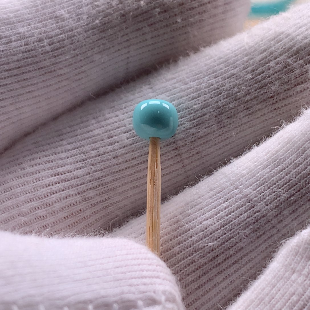 绿松石未镶嵌颈饰