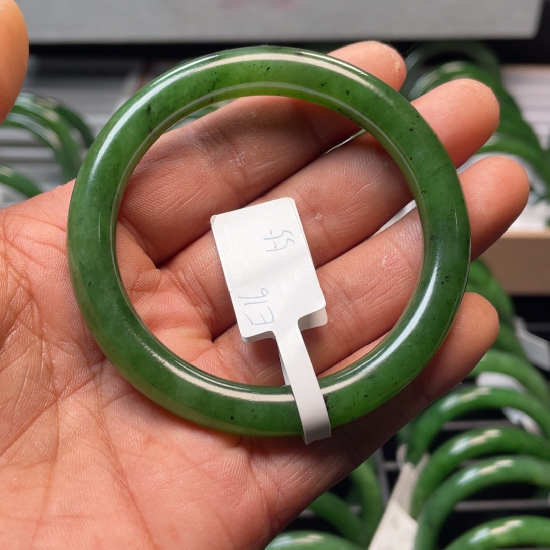 和田玉（碧玉）手镯未镶嵌