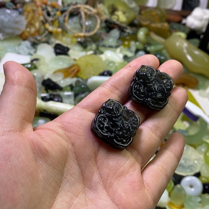 蛇纹石玉合金颈饰