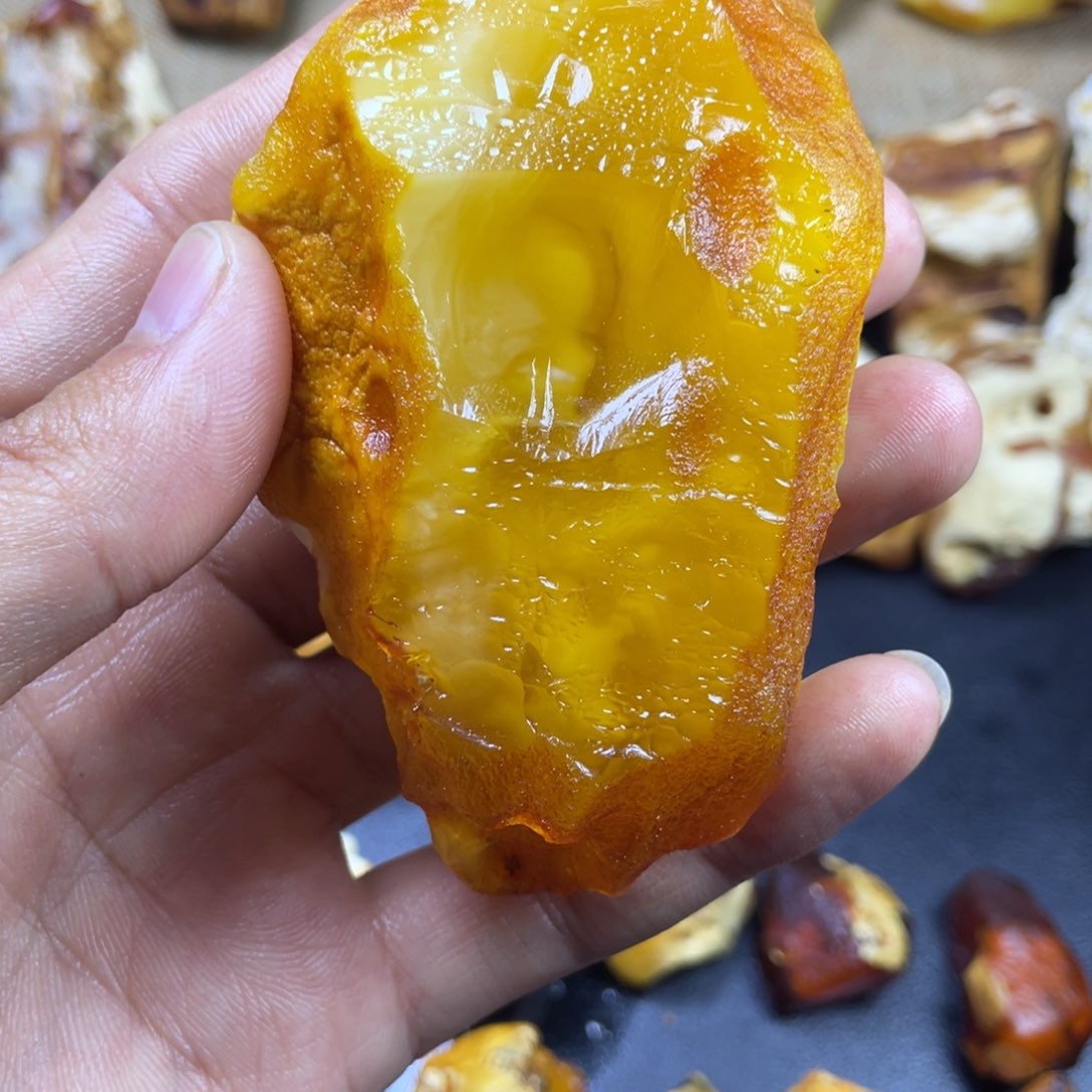 定制琥珀未镶嵌一**过定制