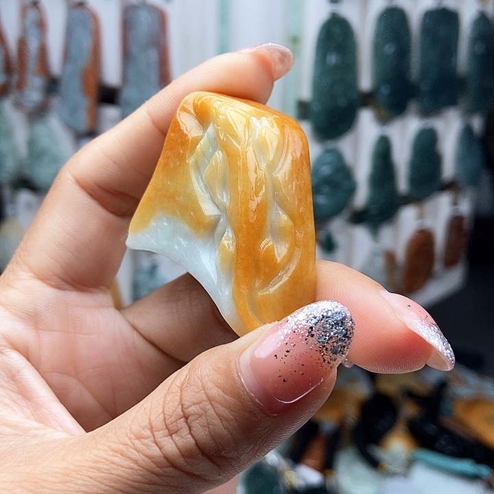 翡翠未镶嵌颈饰翡翠