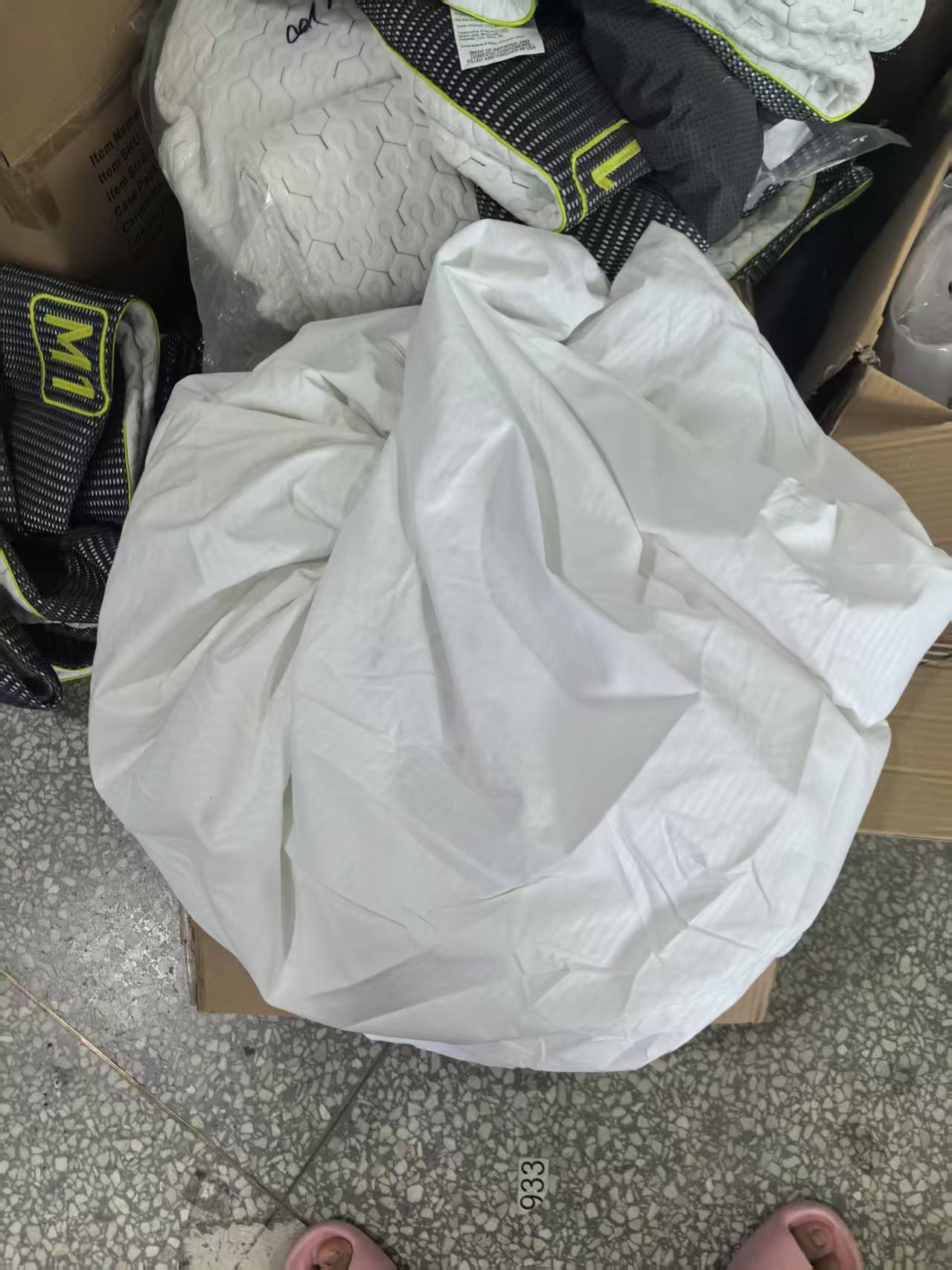 《兵哥外贸》3楼180×200白色化纤床垫套 发1张