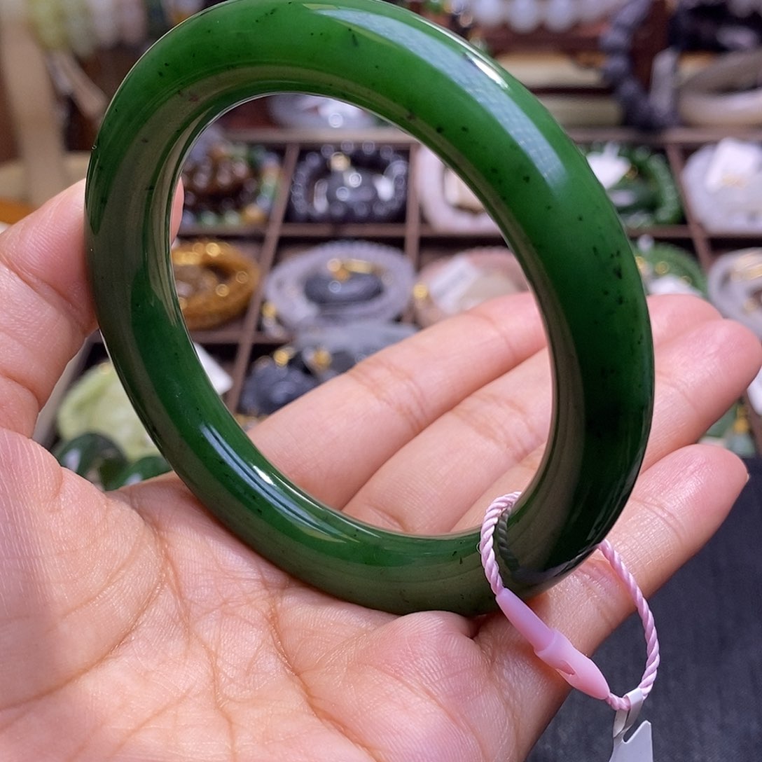 颈饰未镶嵌和田玉毕业级老坑料碧玉七号矿圆条手镯57