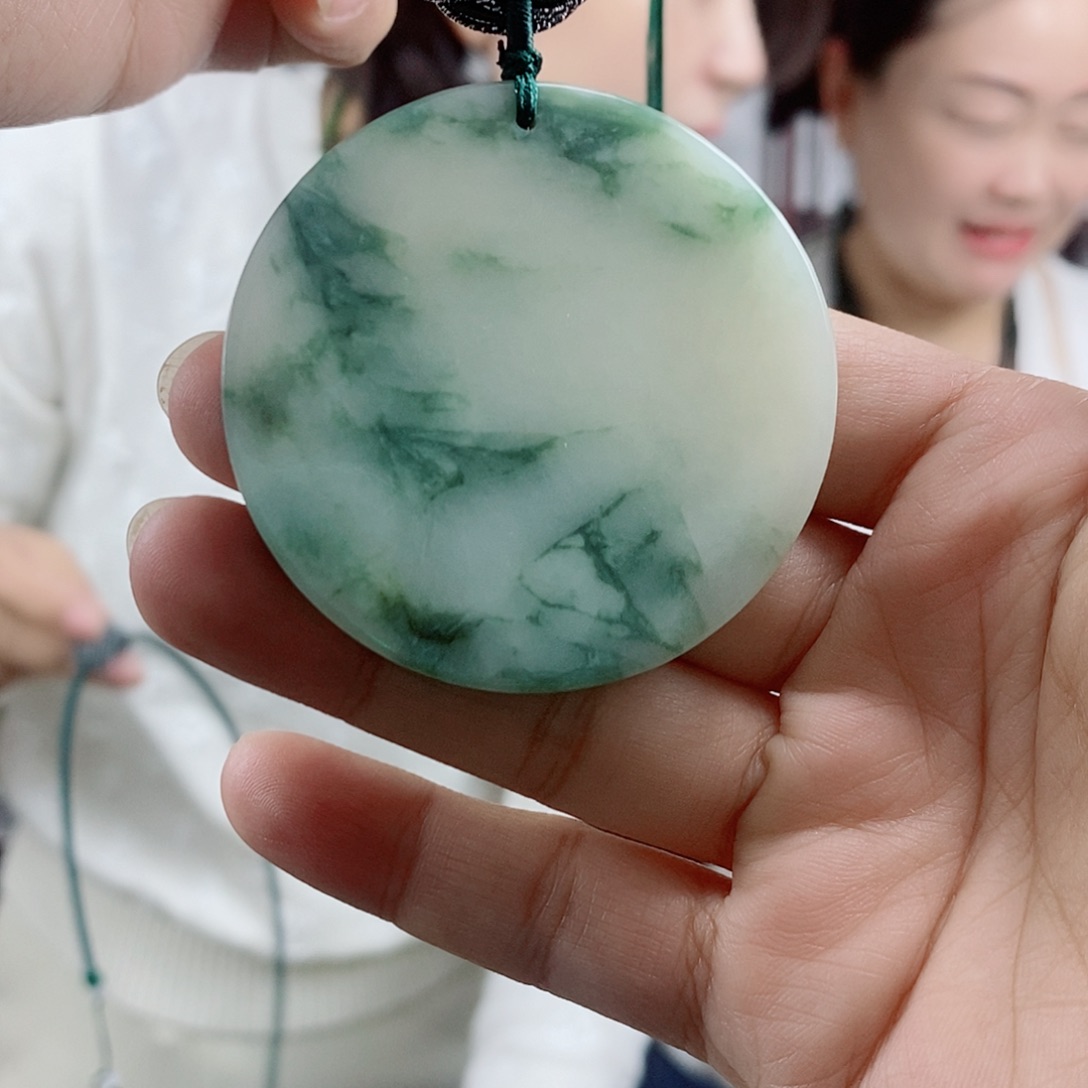 岫玉合金颈饰吊坠