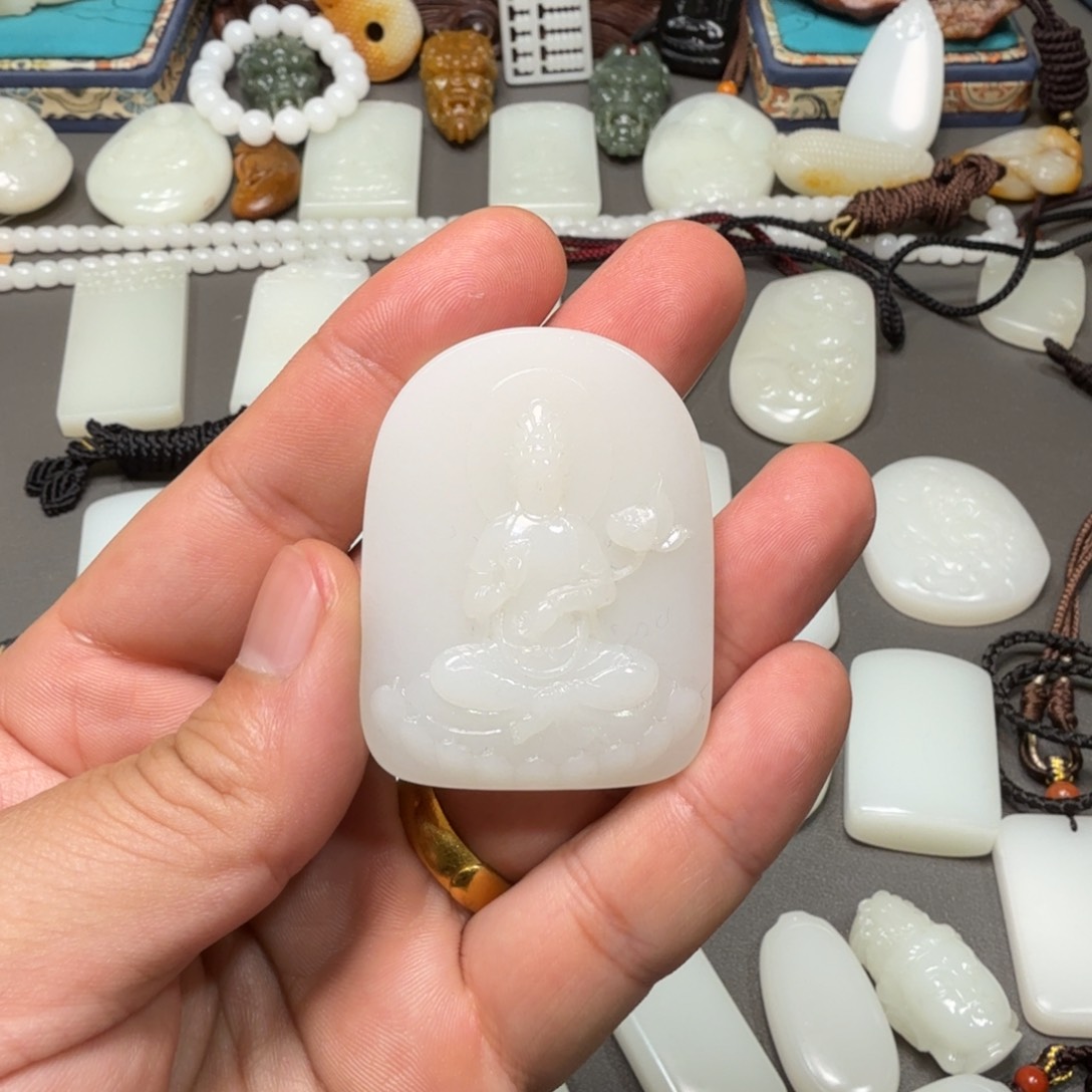 和田玉颈饰未镶嵌