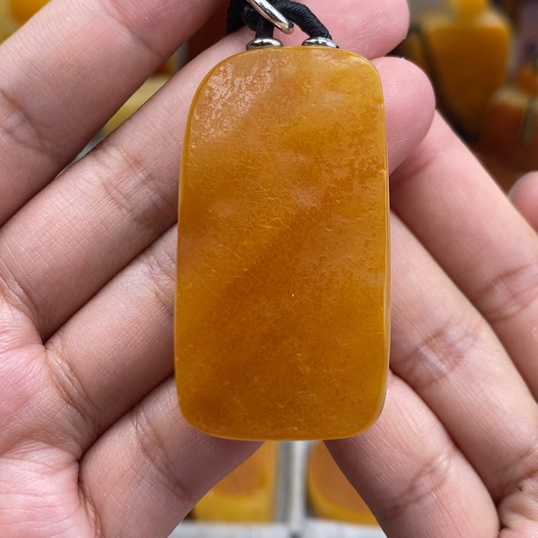 琥珀吊坠(赠链)未镶嵌