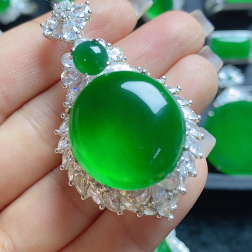 【闪购商品】翡翠挂件未镶嵌蛋面