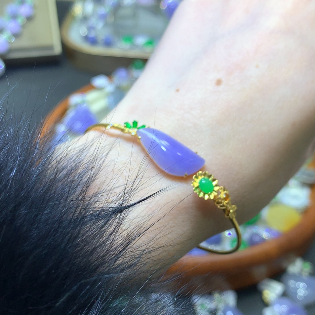 【闪购商品】翡翠颈饰18K金镶嵌翡翠吊坠项链