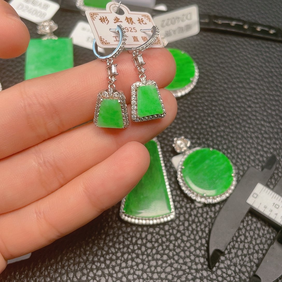 【闪购商品】翡翠吊坠(不含链)银S925镶嵌