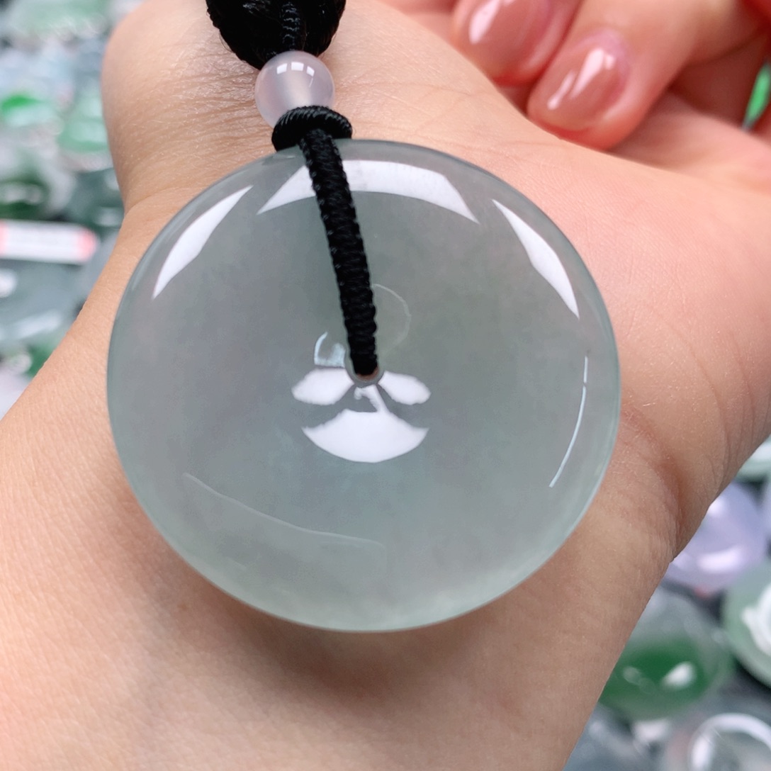 翡翠颈饰未镶嵌天然翡翠