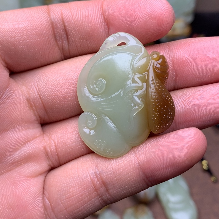 开****和田玉（糖玉）未镶嵌颈饰