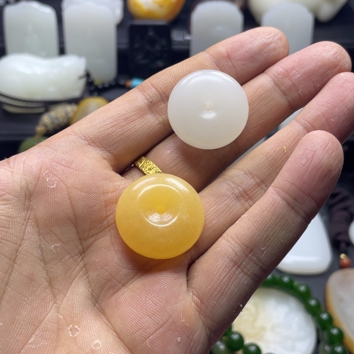 未镶嵌和田玉挂件