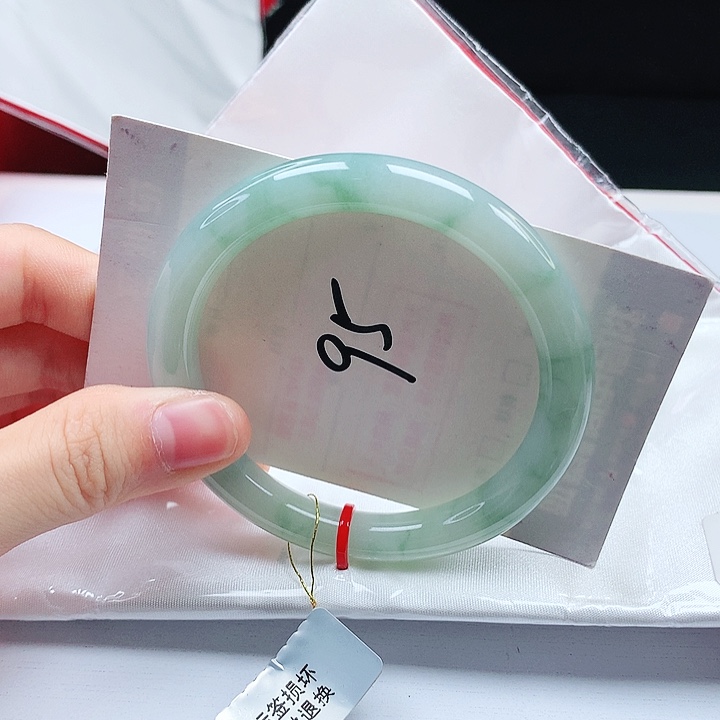 翡翠手镯（圆镯）未镶嵌缅甸天然a货手镯54