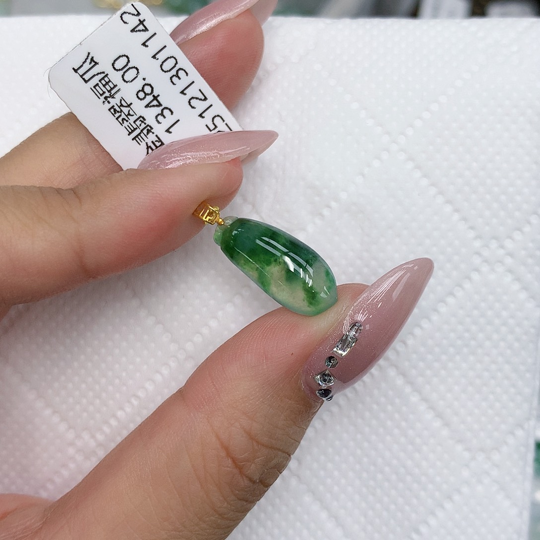 颈饰18K金镶嵌翡翠