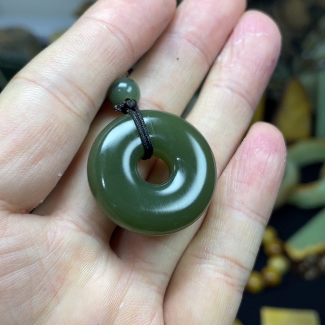 岫岩老玉（透闪石质玉）未镶嵌颈饰