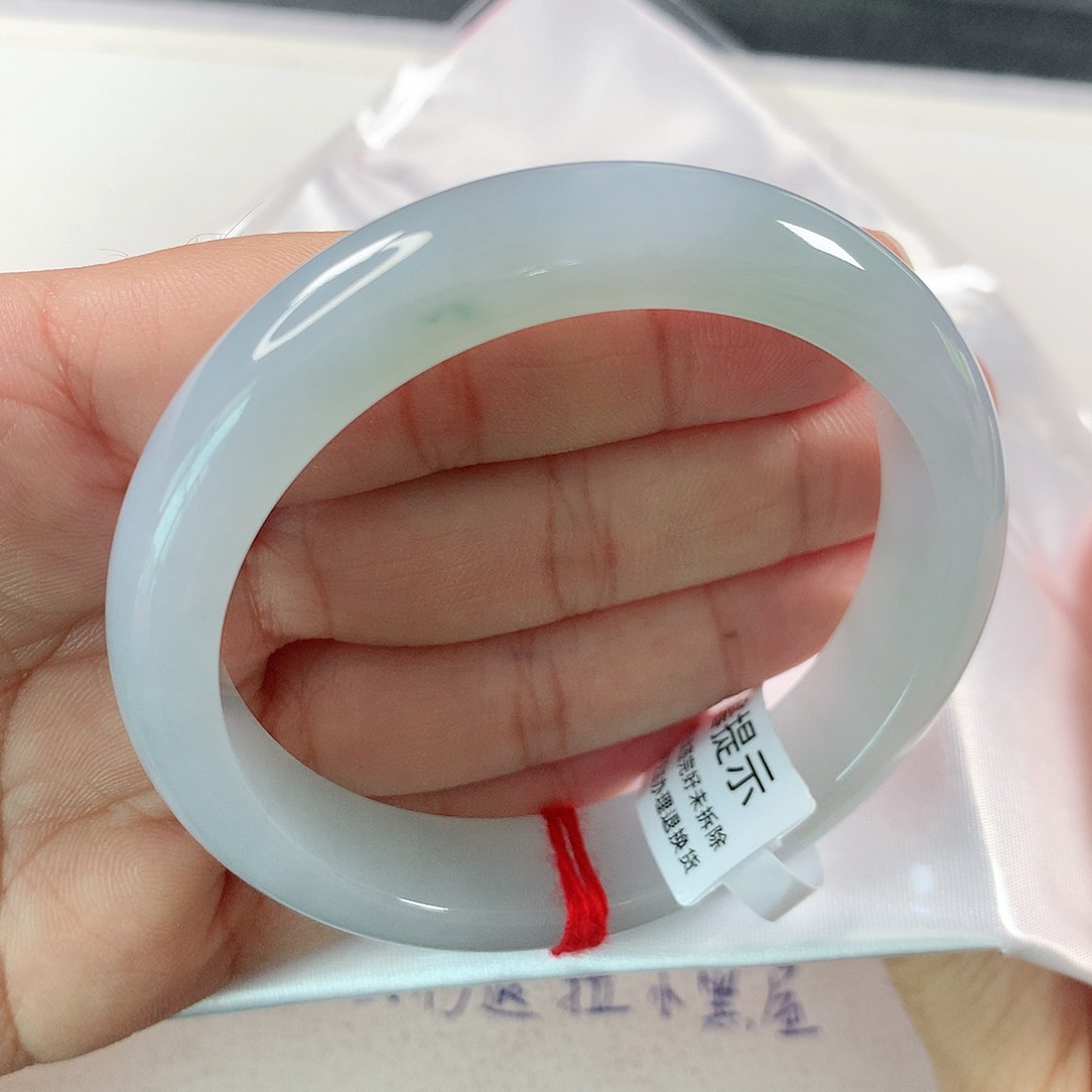 翡翠手镯未镶嵌①⑤①
