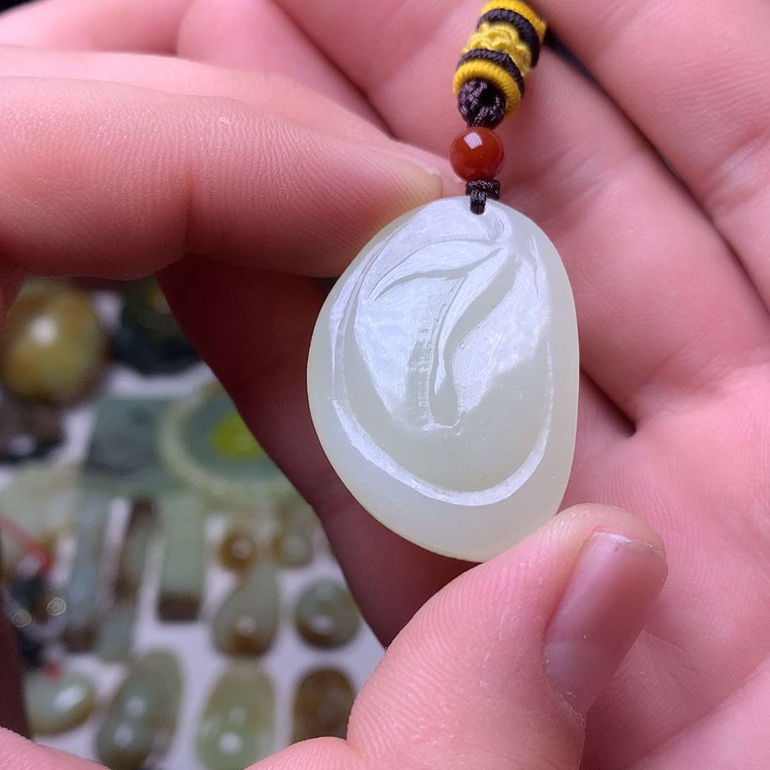 颈饰未镶嵌和田玉