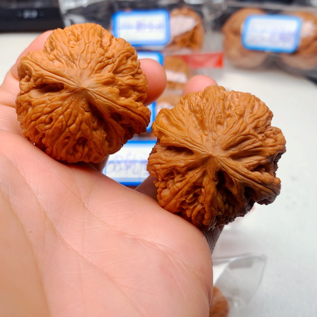 文玩核桃把件41圆球形大粗筋
