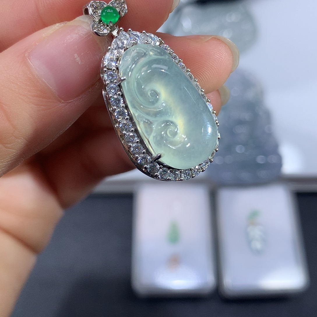 翡翠未镶嵌吊坠(不含链)