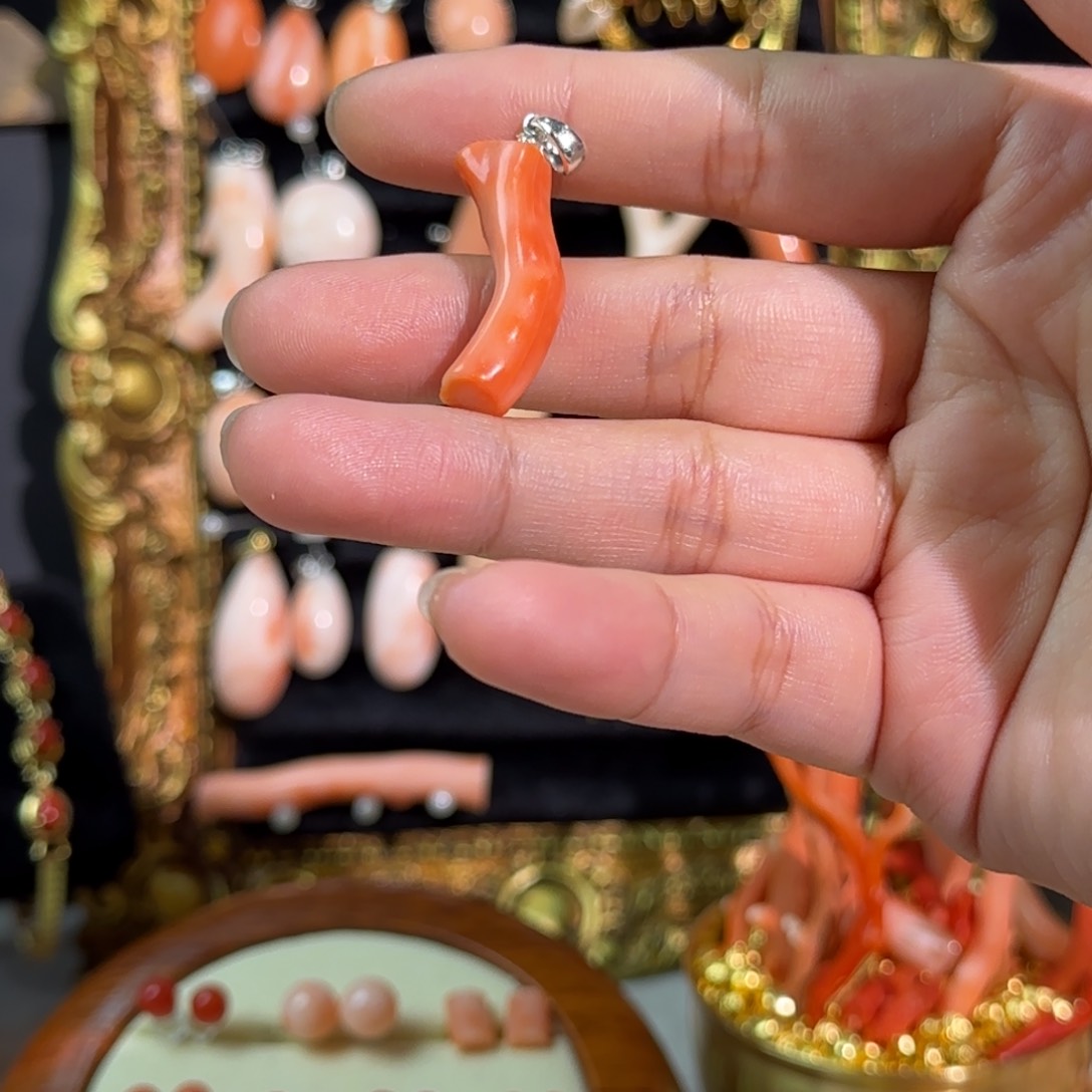 无非金属嘴*瓢粉色树杈的吊坠