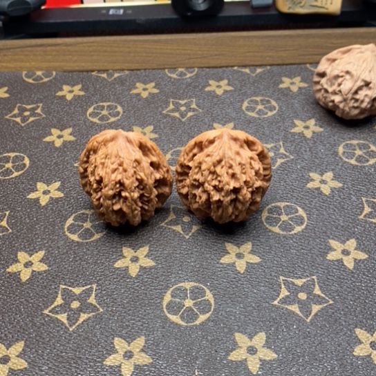 文玩核桃把件虎头