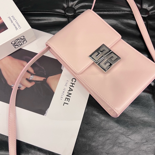 99新 Givenchy/纪梵希 粉色内外全皮手机包斜挎包