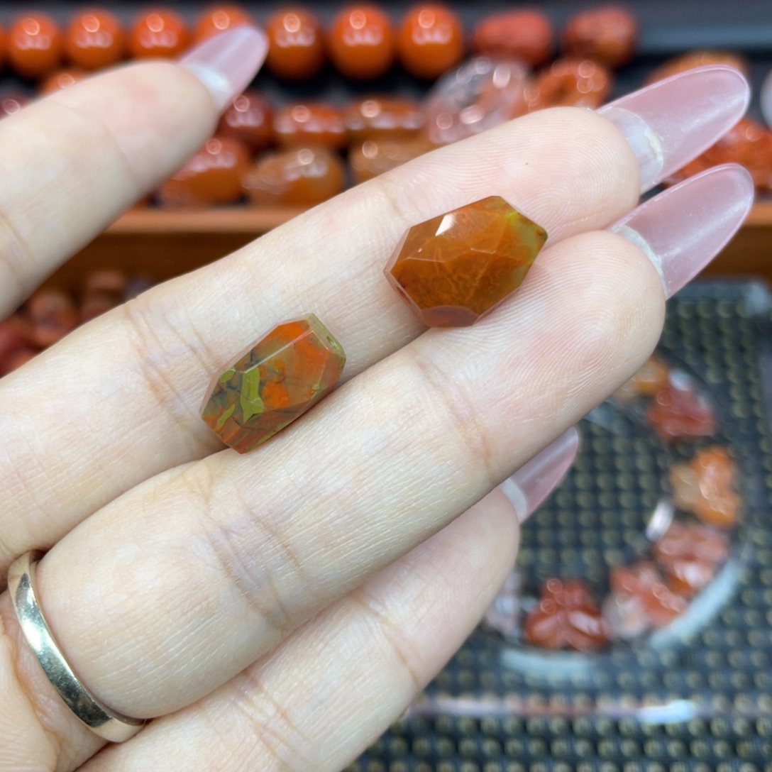 南红玛瑙未镶嵌颈饰单珠