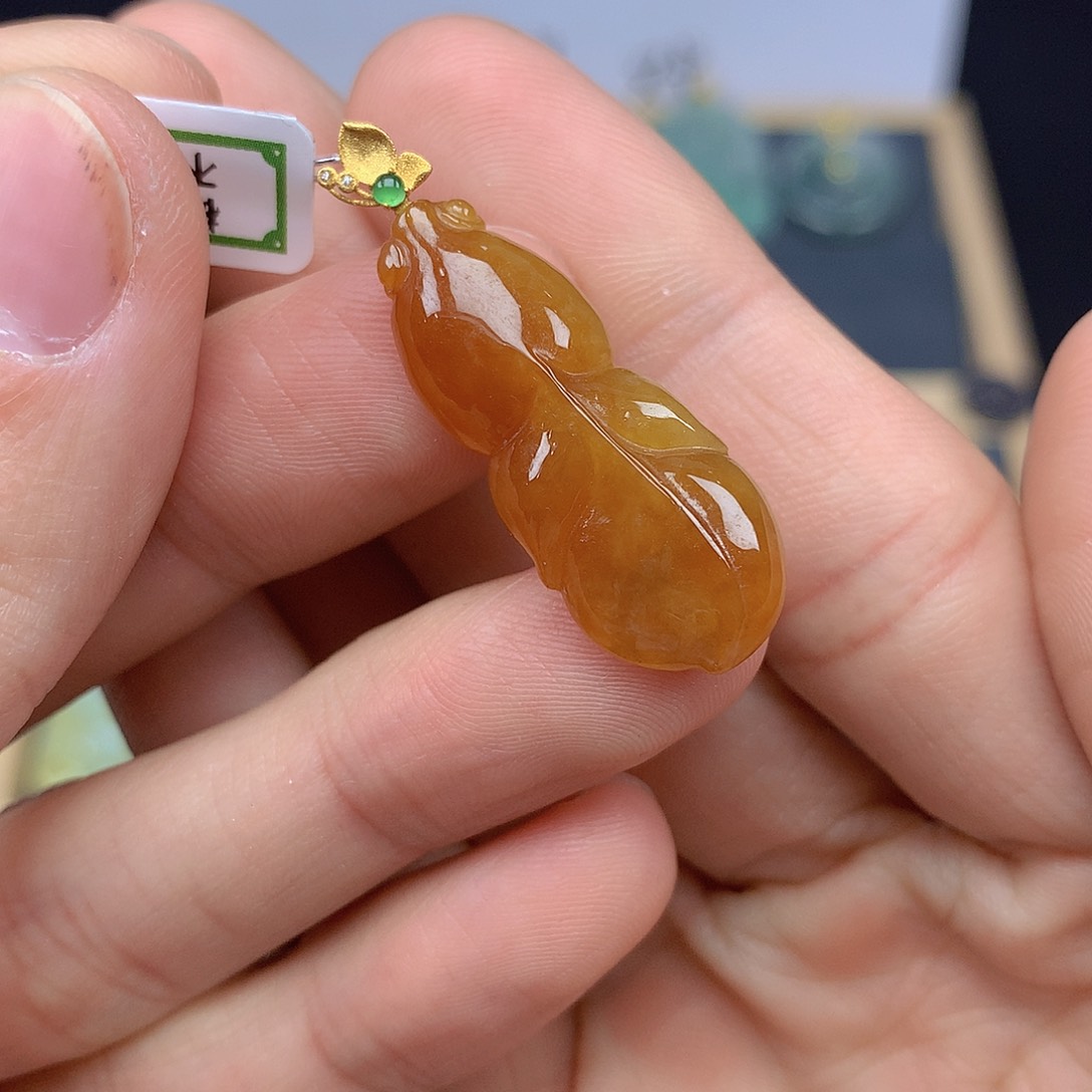 翡翠颈饰18K金镶嵌翡翠