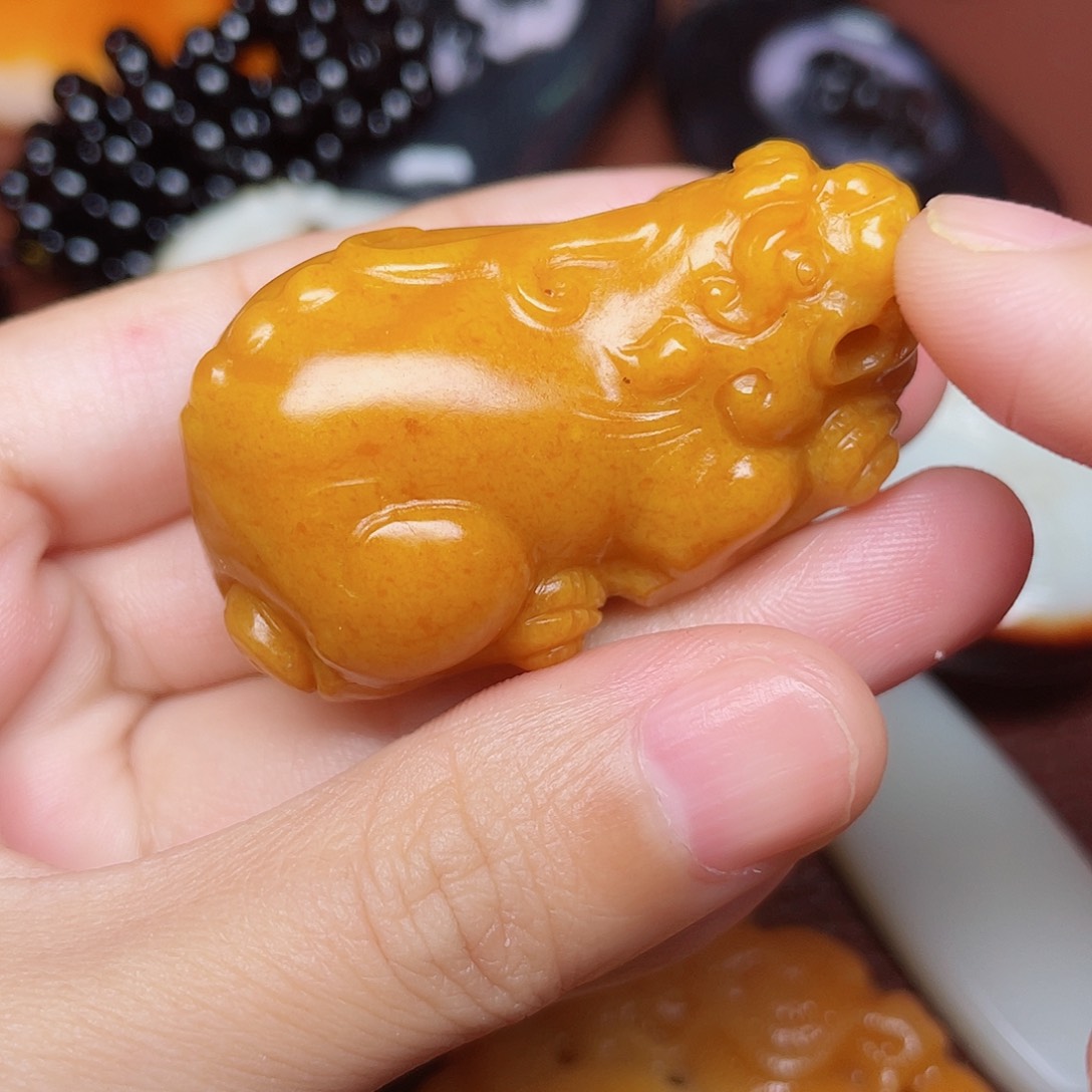 和田玉颈饰未镶嵌悠****孩