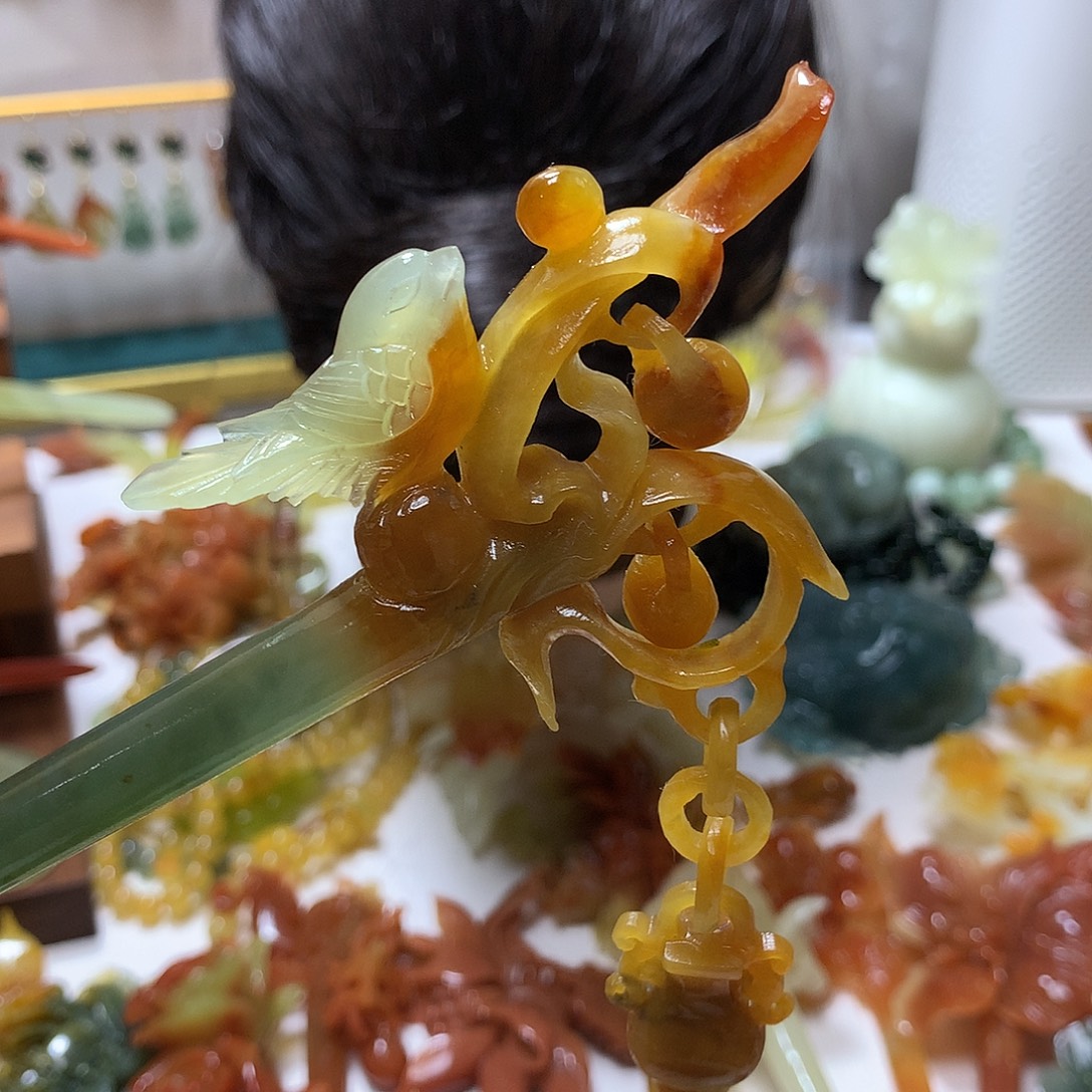 逸***瞳蛇纹石玉合金发饰