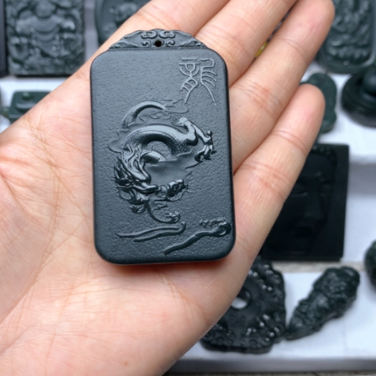 【闪购商品】和田玉颈饰未镶嵌双面雕刻