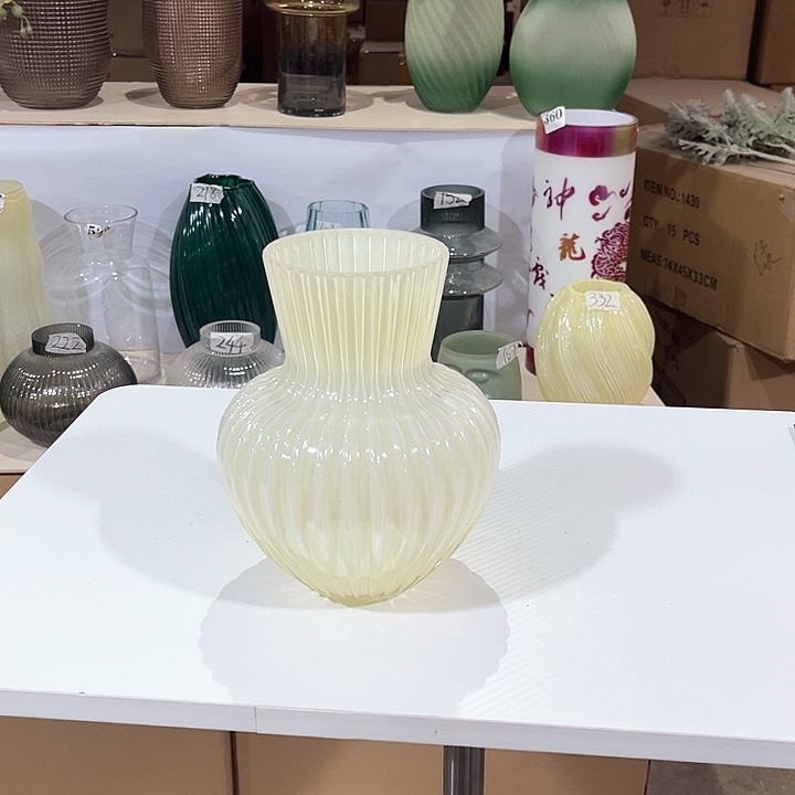 玻璃奶油色高20口8玻璃花瓶嘎嘎好看